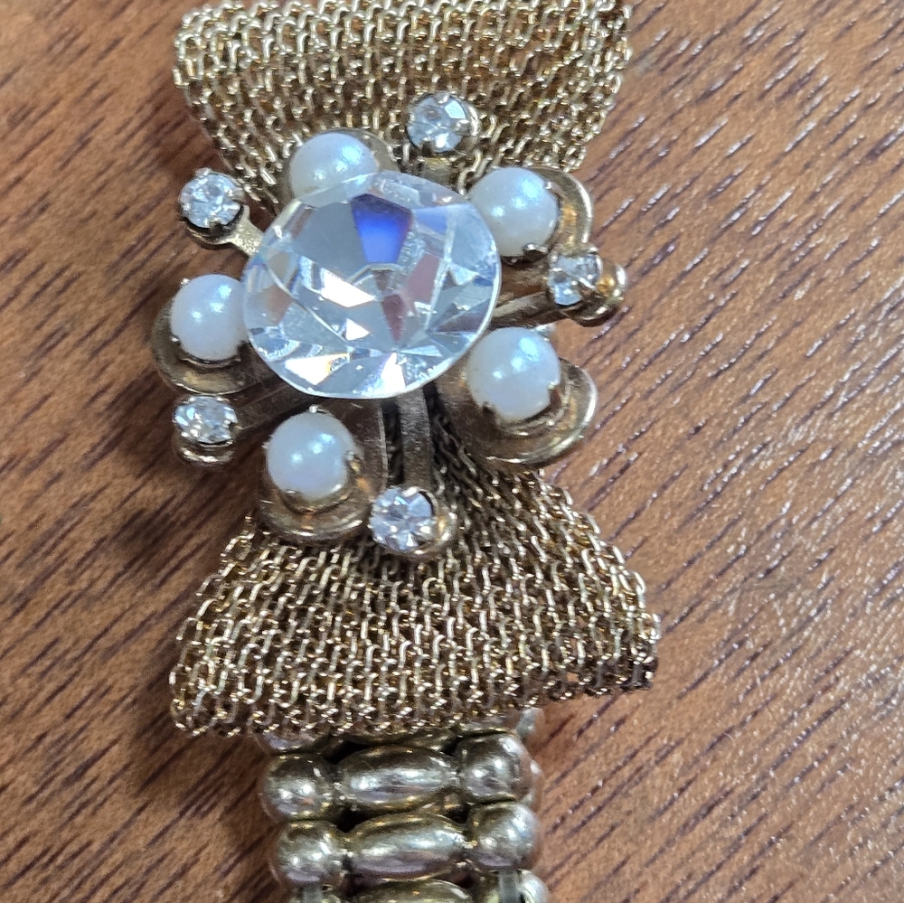 Gold Tone Pearl & Crystal Mesh Ring Elegant Women's Jewelry